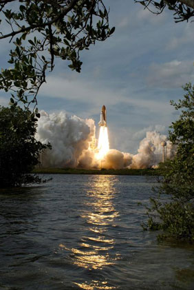 sts122-launch.jpg